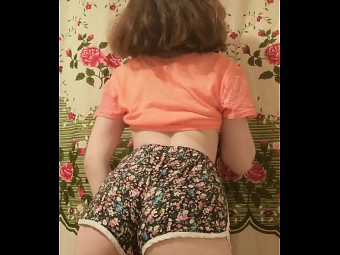 ❤️ سيڪسي نوجوان بيبي پنهنجي شارٽس کي ڪئميرا تي هٽائيندي ☑ معيار جنسي
